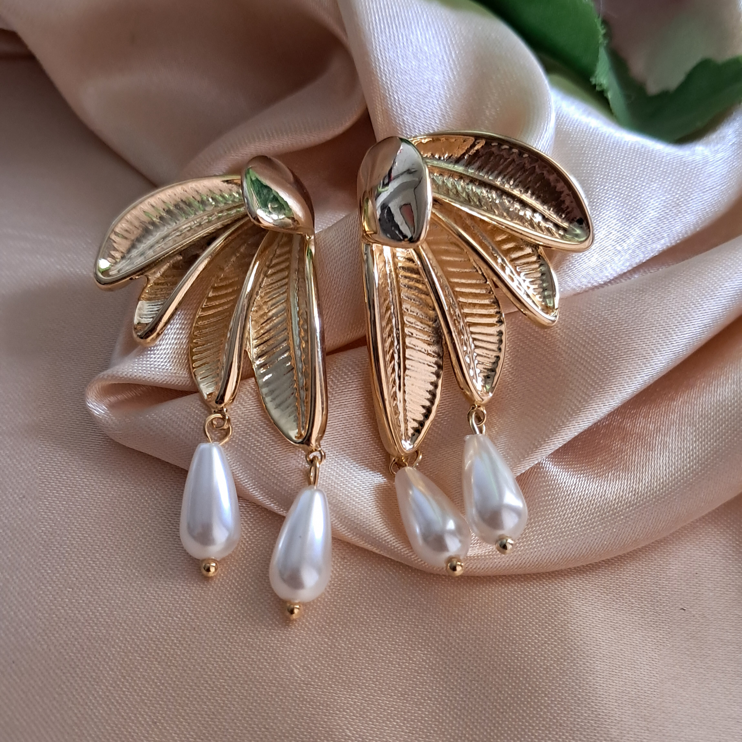 Leaf Golden Earrings with White Pearls