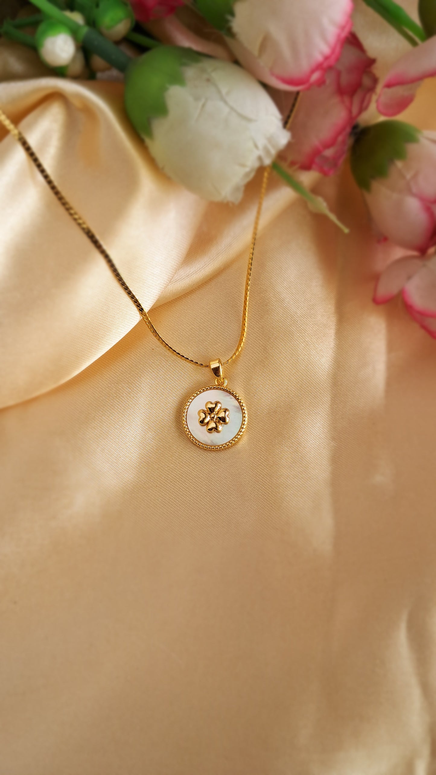 Lucky charm clover necklace jewelry display