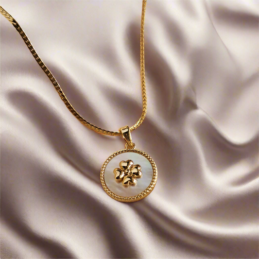 Simple golden clover pendant necklace jewellery
