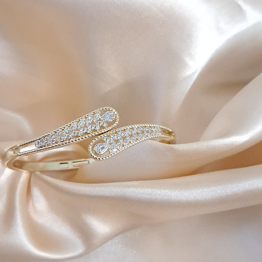 Dazzle anti-tarnish AD bracelet with sparkling stones