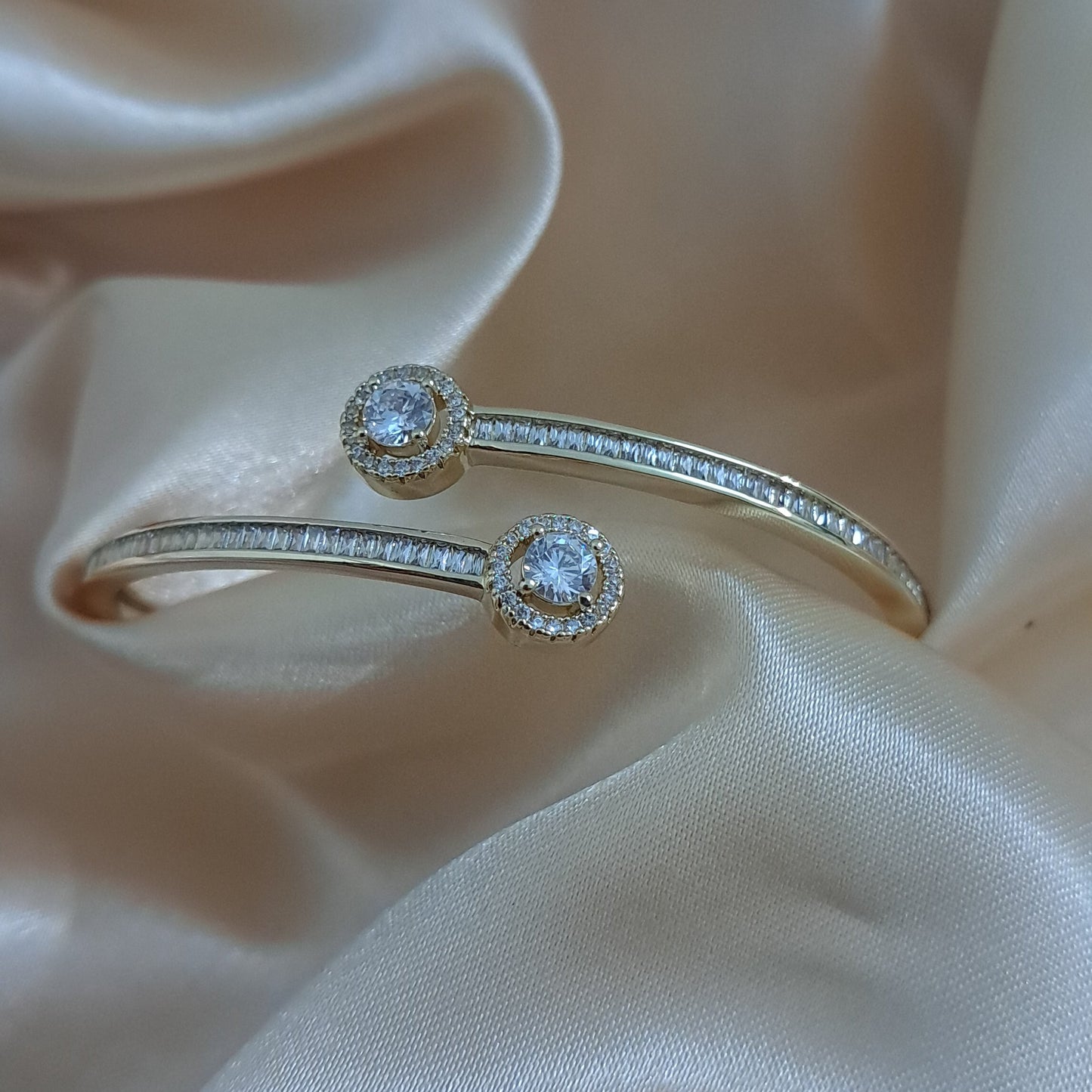 Anti-tarnish Celeste bracelet with sparkling AD stones elegant