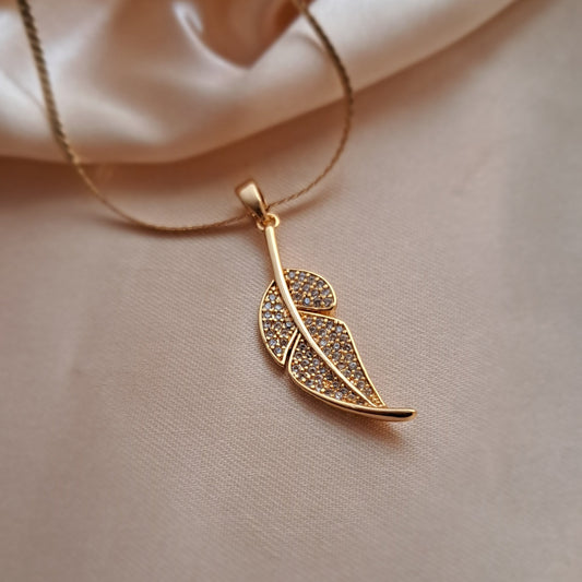 Leaf necklace in Gold Tone with stones